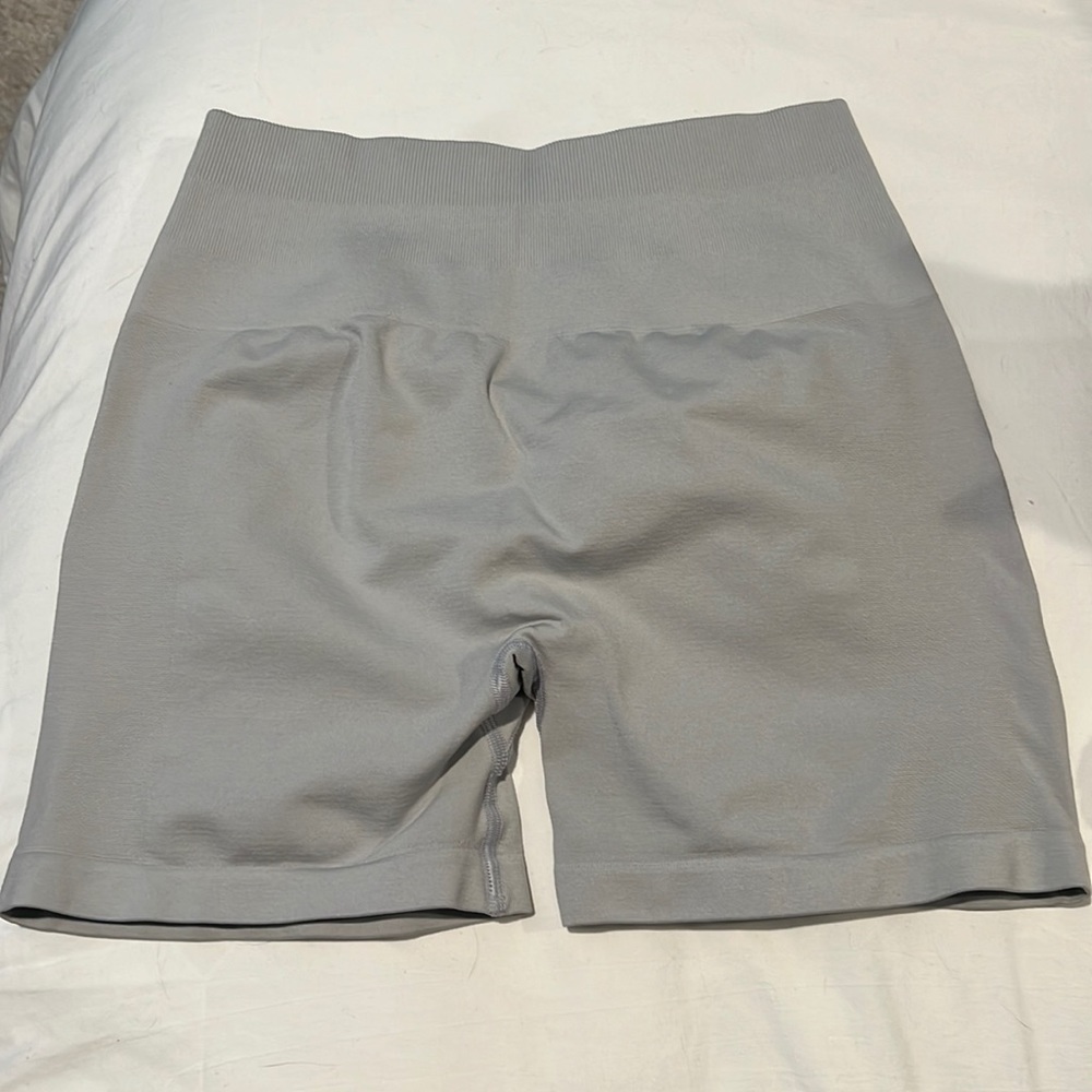 Alphalete Amplify size Medium short, like new condition